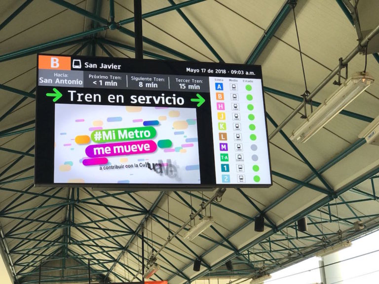 Metro de Medellín estrena su red de pantallas digitales informativas