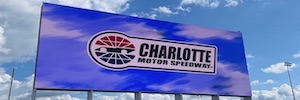 Charlotte Motor Speedway enciende la gran pantalla Led de GoVision y digiLed